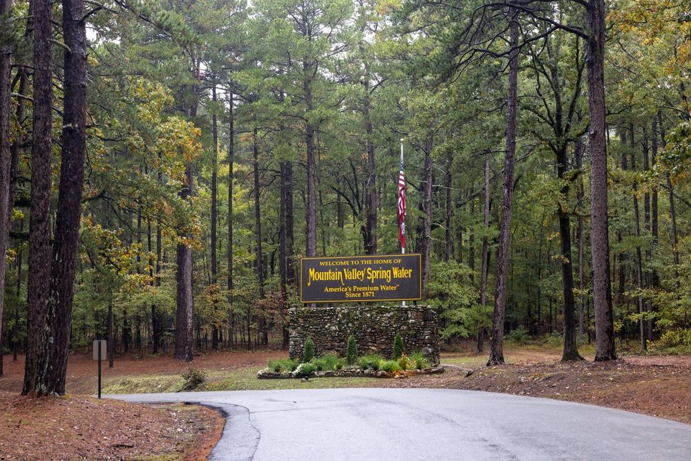 Primo Brands and The Mountain Valley® celebrate its new facility in Hot Springs, Arkansas.